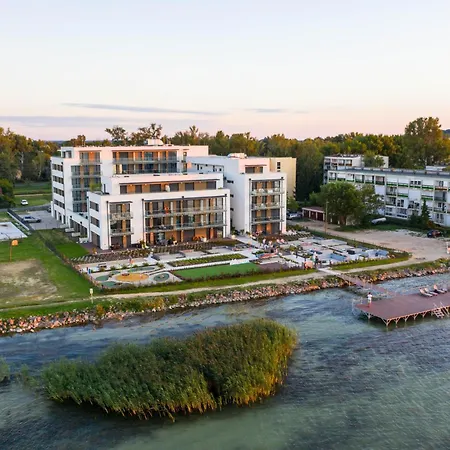 Lakeside 101 Apartament *