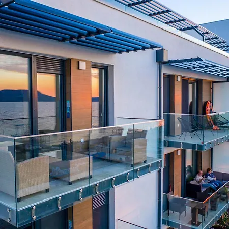 Sunset 101 Apartment *